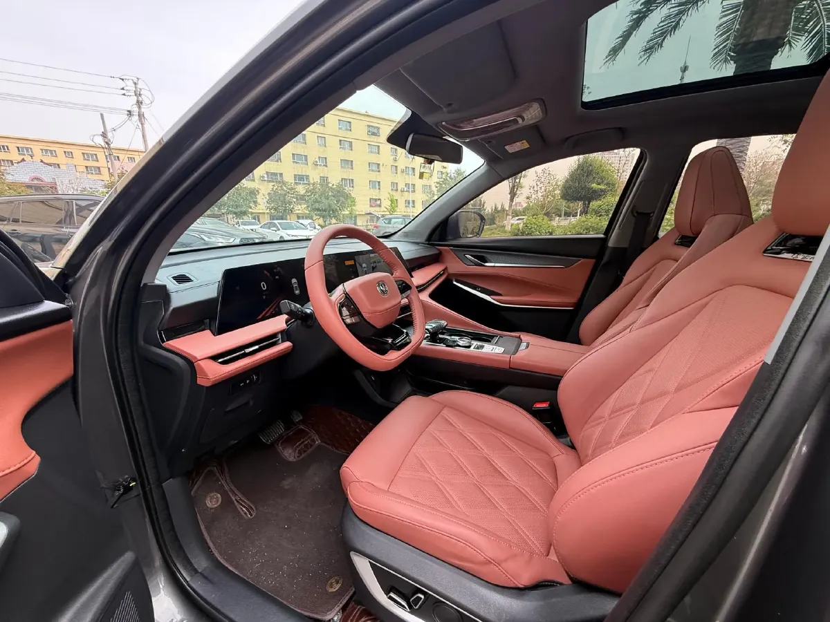 2023 ChangAn CS75 Plus 1.5T 188HP L4 8AT,autocango,china used car exporter,china ev exporter,chinese used car exporter,chinese used ev exporter