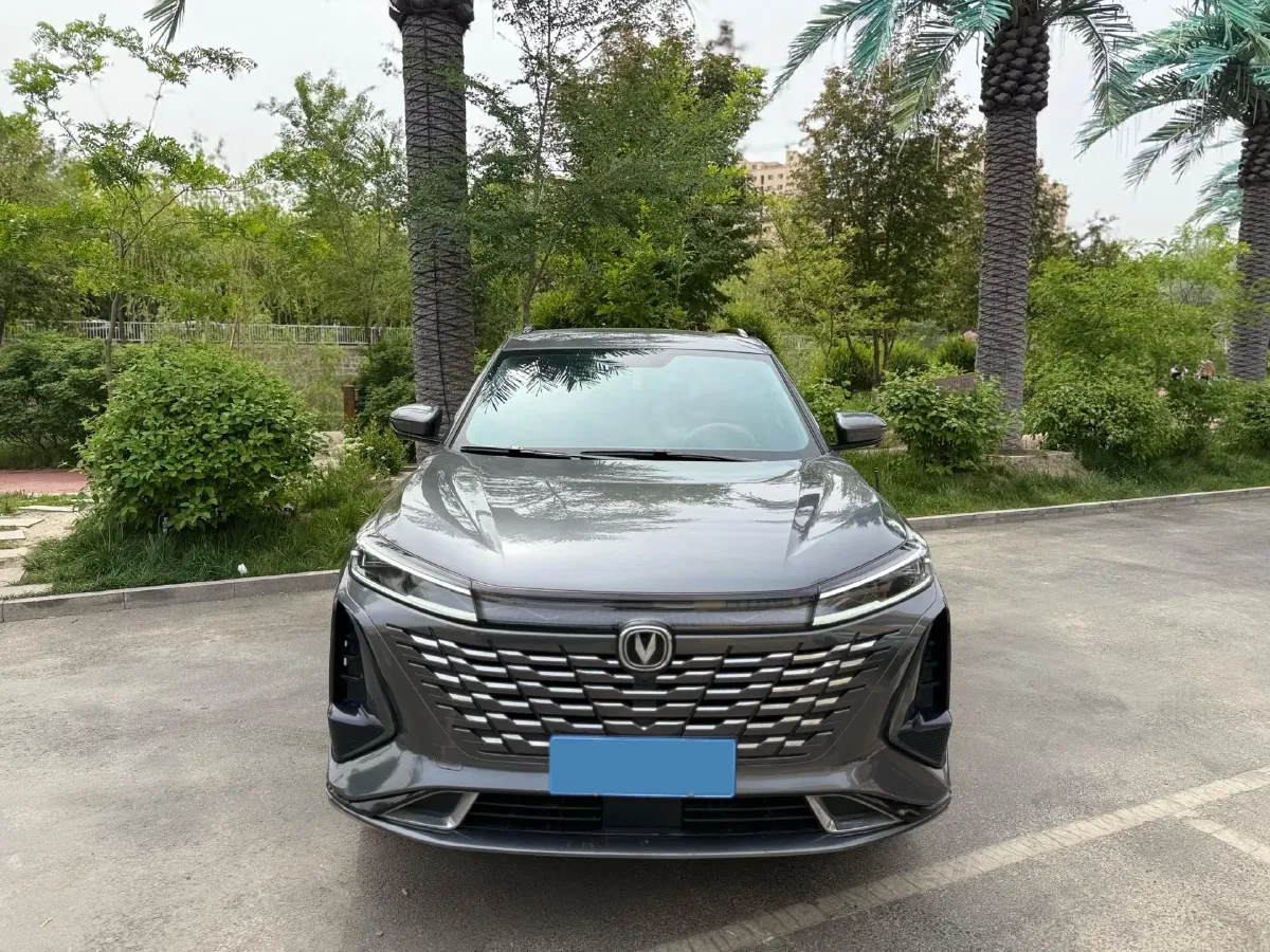 2023 ChangAn CS75 Plus 1.5T 188HP L4 8AT,autocango,china used car exporter,china ev exporter,chinese used car exporter,chinese used ev exporter