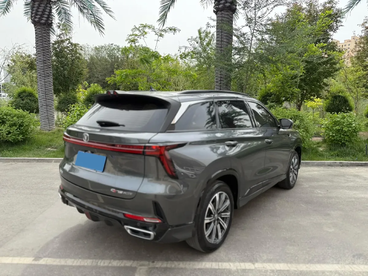 2023 ChangAn CS75 Plus 1.5T 188HP L4 8AT,autocango,china used car exporter,china ev exporter,chinese used car exporter,chinese used ev exporter