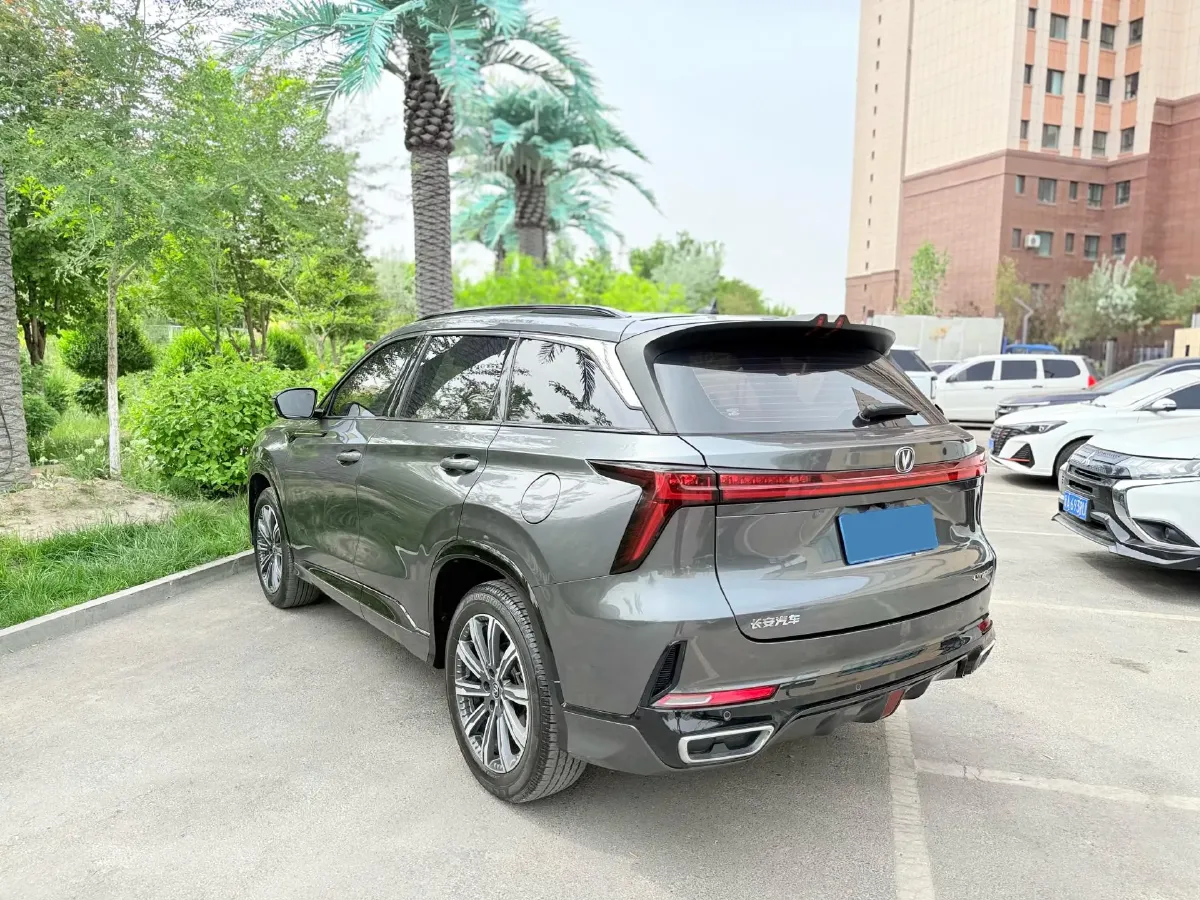 2023 ChangAn CS75 Plus 1.5T 188HP L4 8AT,autocango,china used car exporter,china ev exporter,chinese used car exporter,chinese used ev exporter