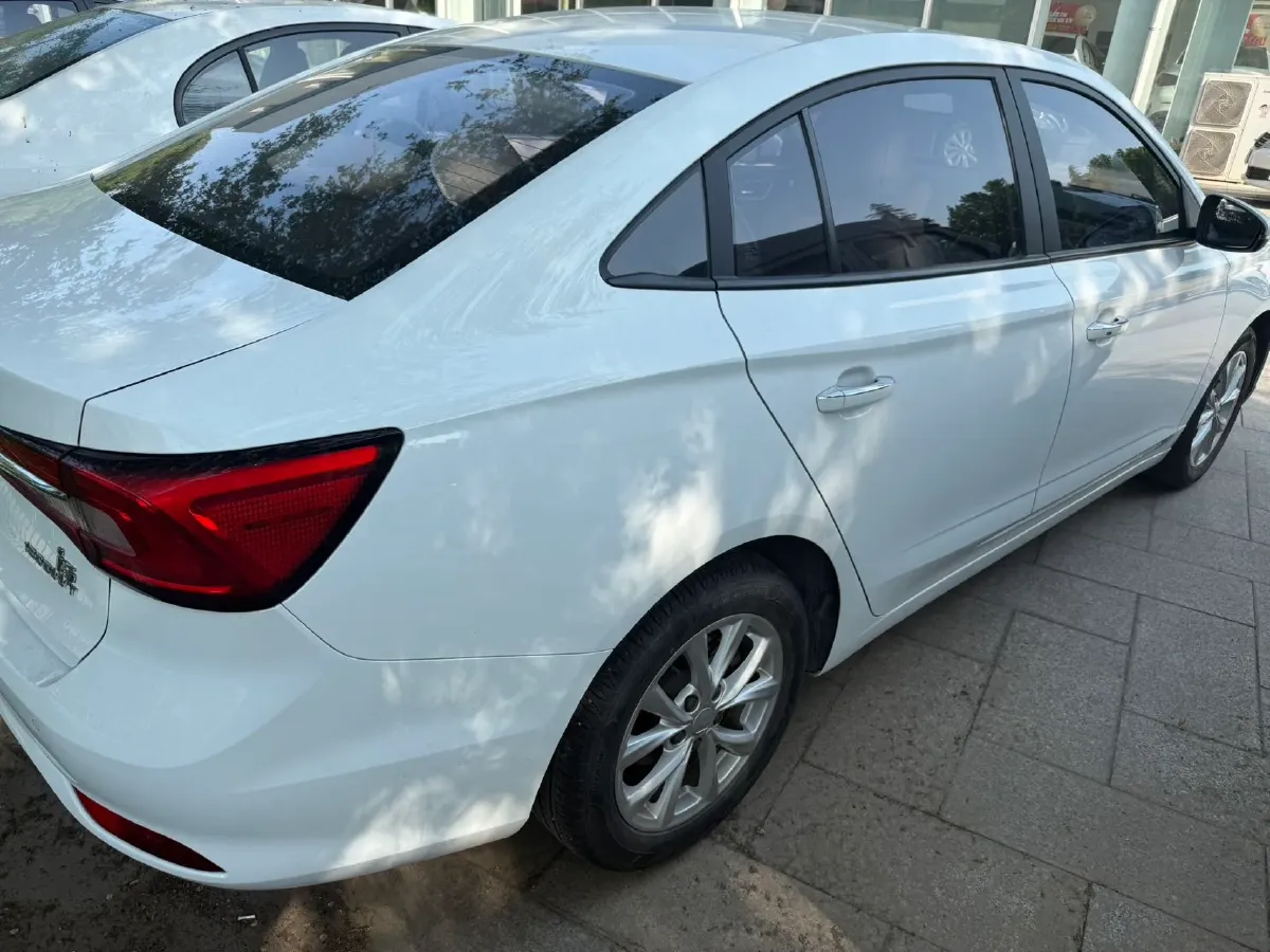 2020 Roewe i5 1.5L 120HP L4 CVT,autocango,china used car exporter,china ev exporter,chinese used car exporter,chinese used ev exporter