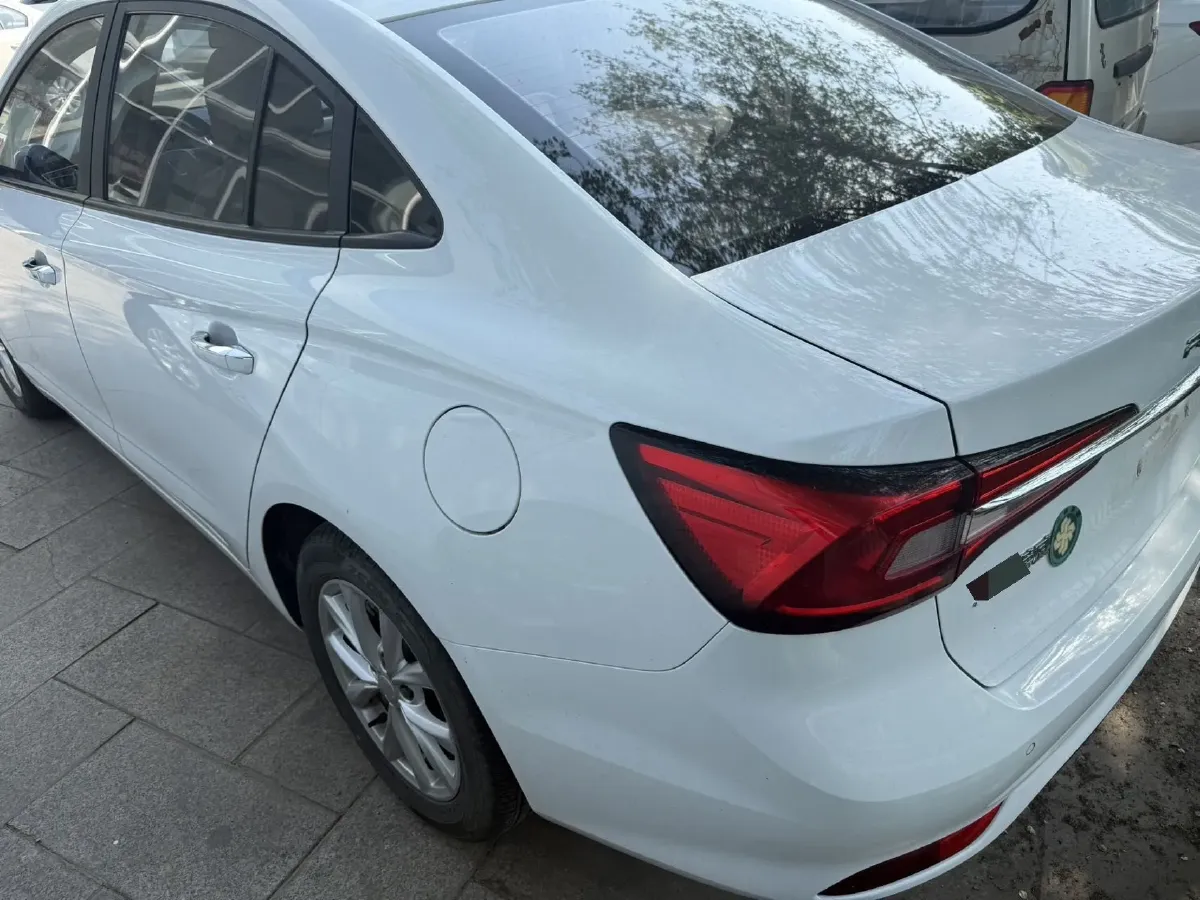 2020 Roewe i5 1.5L 120HP L4 CVT,autocango,china used car exporter,china ev exporter,chinese used car exporter,chinese used ev exporter