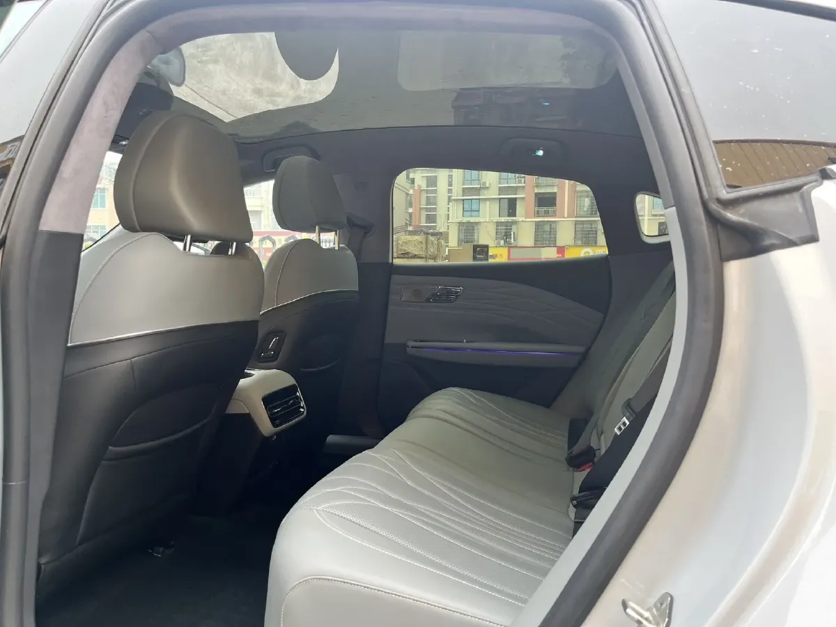 2025 Geely Galaxy E8 BEV 76KWH,autocango,china used car exporter,china ev exporter,chinese used car exporter,chinese used ev exporter