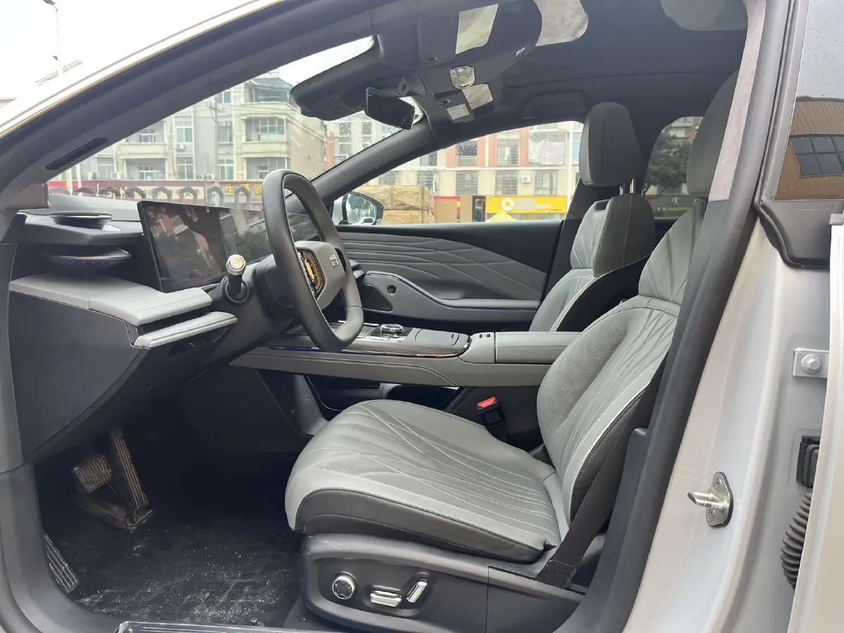 2025 Geely Galaxy E8 BEV 76KWH,autocango,china used car exporter,china ev exporter,chinese used car exporter,chinese used ev exporter