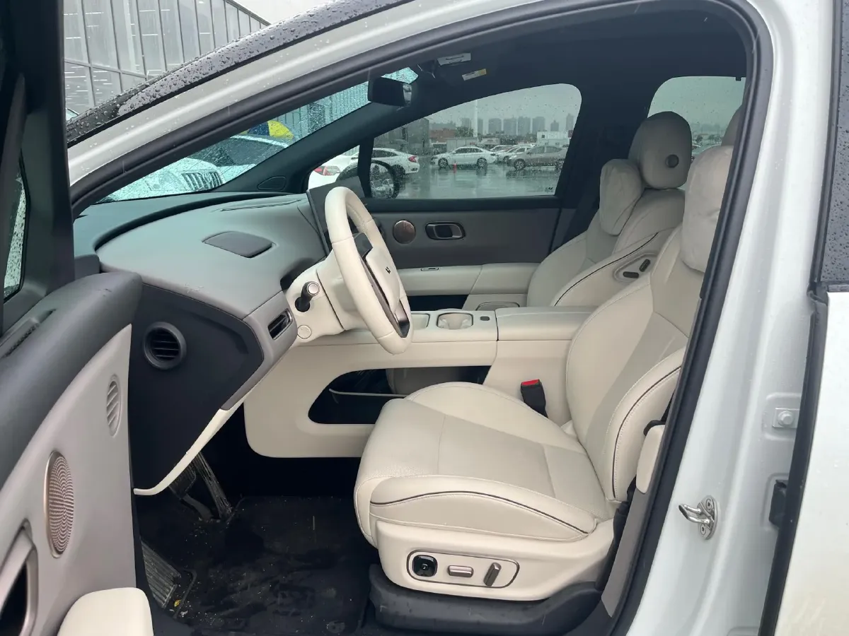 2025 Li i6 BEV,autocango,china used car exporter,china ev exporter,chinese used car exporter,chinese used ev exporter