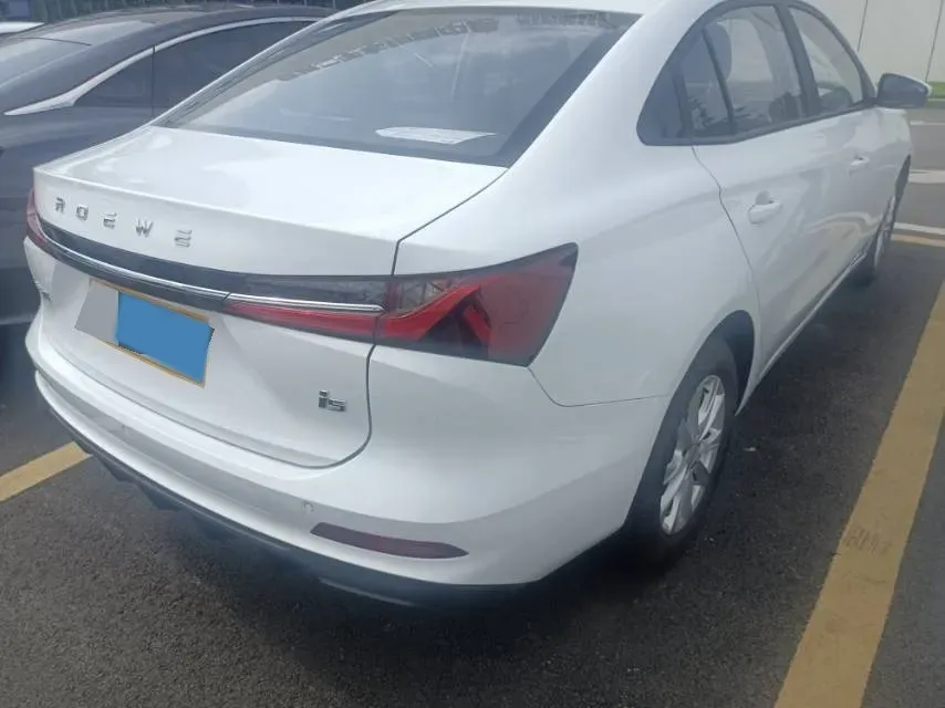 2023 Roewe i5 1.5L 129HP L4 5MT,autocango,china used car exporter,china ev exporter,chinese used car exporter,chinese used ev exporter