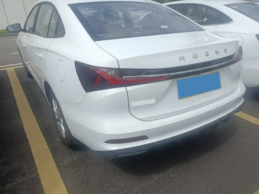 2023 Roewe i5 1.5L 129HP L4 5MT,autocango,china used car exporter,china ev exporter,chinese used car exporter,chinese used ev exporter