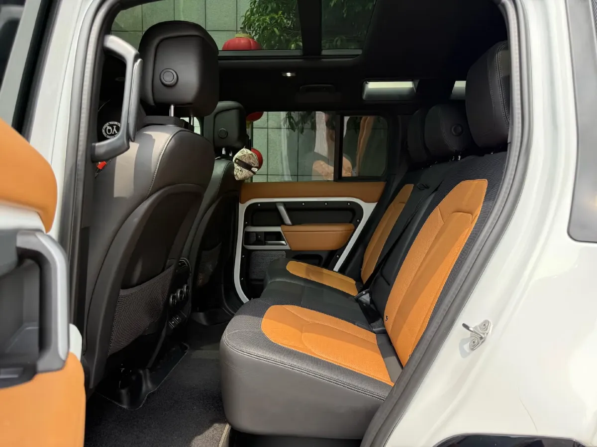 2024 Land Rover Defender 3.0T 400HP L6 8AT,autocango,china used car exporter,china ev exporter,chinese used car exporter,chinese used ev exporter