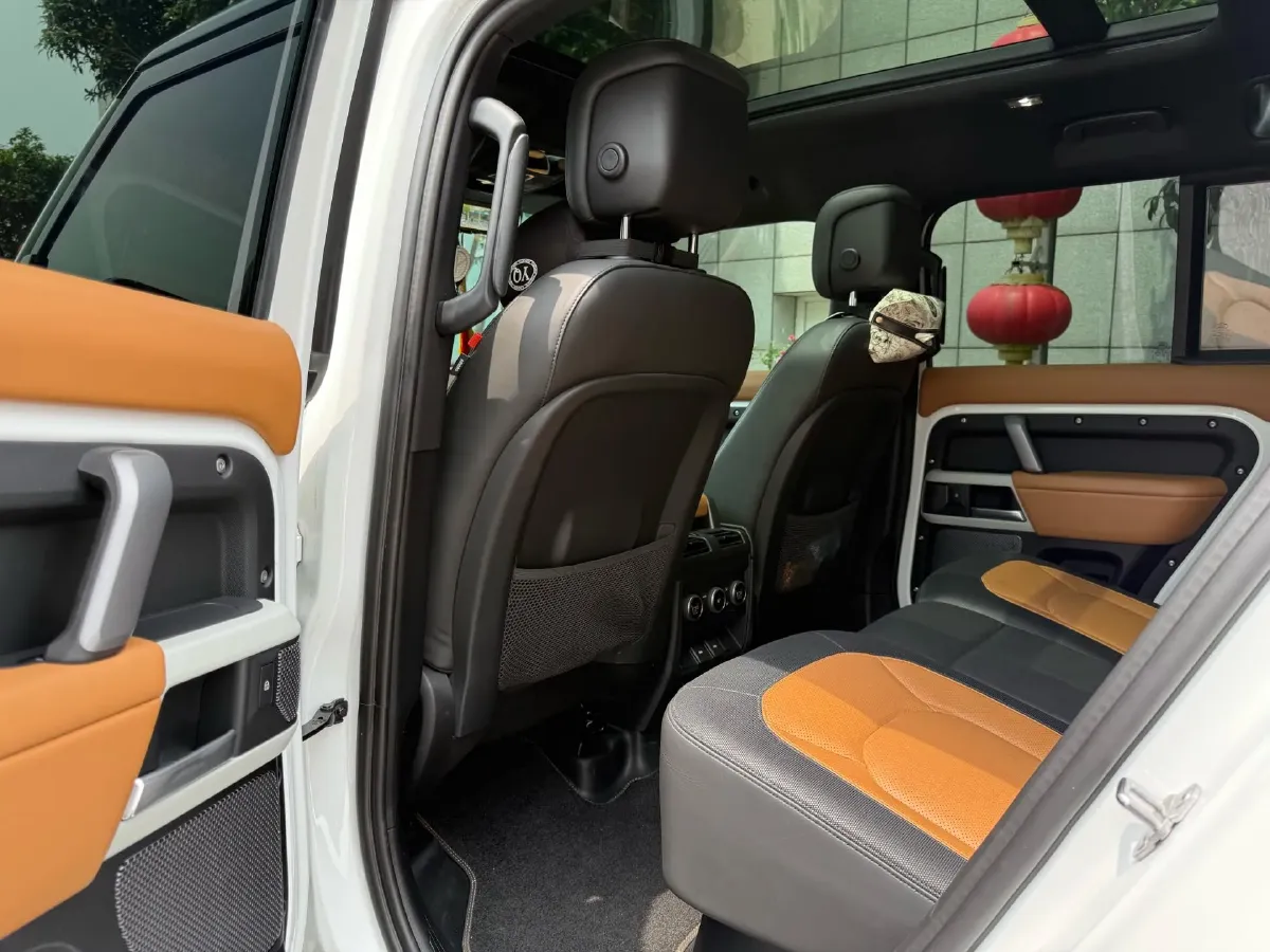 2024 Land Rover Defender 3.0T 400HP L6 8AT,autocango,china used car exporter,china ev exporter,chinese used car exporter,chinese used ev exporter