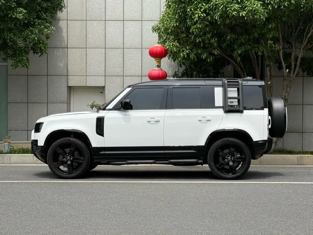 2024 Land Rover Defender 3.0T 400HP L6 8AT,autocango,china used car exporter,china ev exporter,chinese used car exporter,chinese used ev exporter