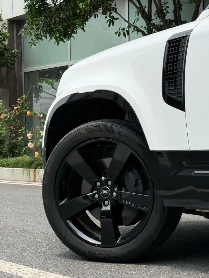 2024 Land Rover Defender 3.0T 400HP L6 8AT,autocango,china used car exporter,china ev exporter,chinese used car exporter,chinese used ev exporter