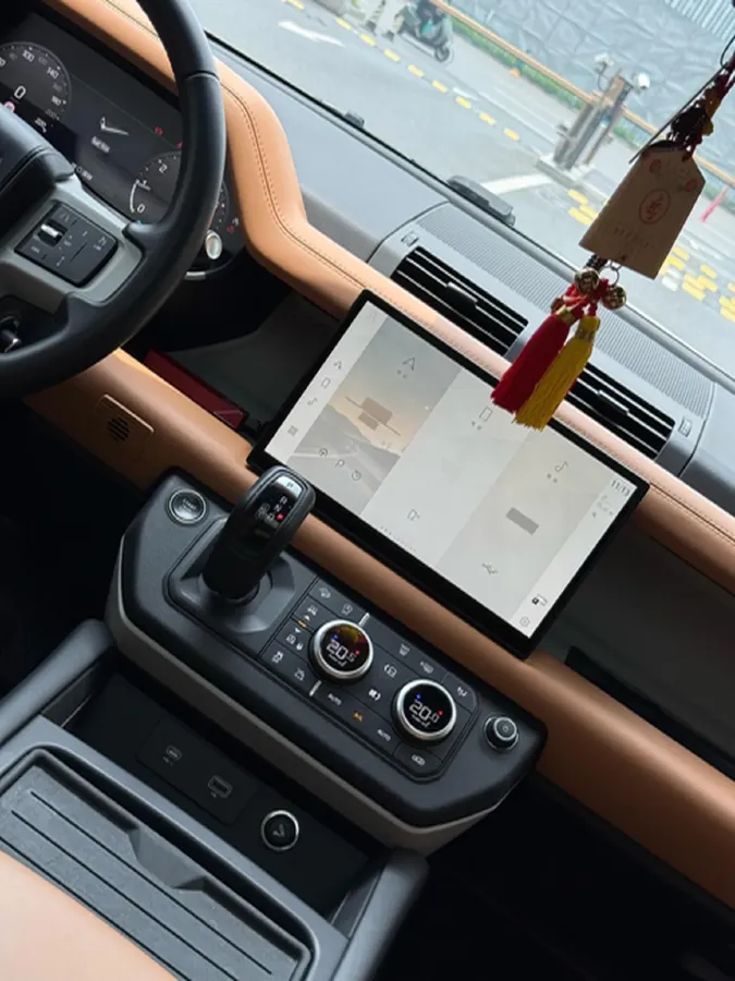 2024 Land Rover Defender 3.0T 400HP L6 8AT,autocango,china used car exporter,china ev exporter,chinese used car exporter,chinese used ev exporter