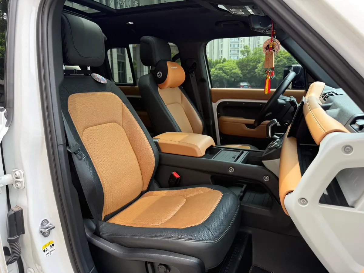 2024 Land Rover Defender 3.0T 400HP L6 8AT,autocango,china used car exporter,china ev exporter,chinese used car exporter,chinese used ev exporter