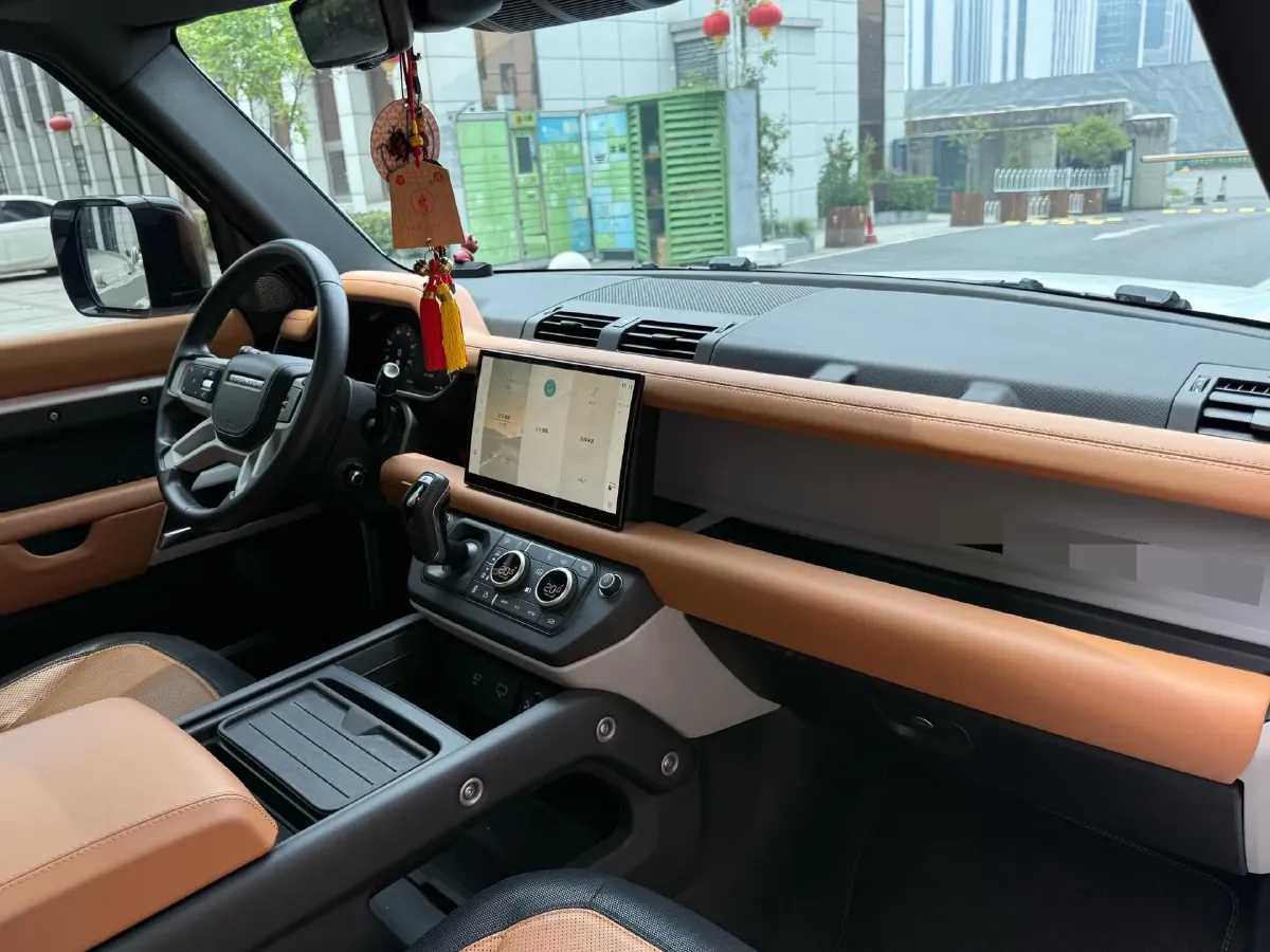 2024 Land Rover Defender 3.0T 400HP L6 8AT,autocango,china used car exporter,china ev exporter,chinese used car exporter,chinese used ev exporter