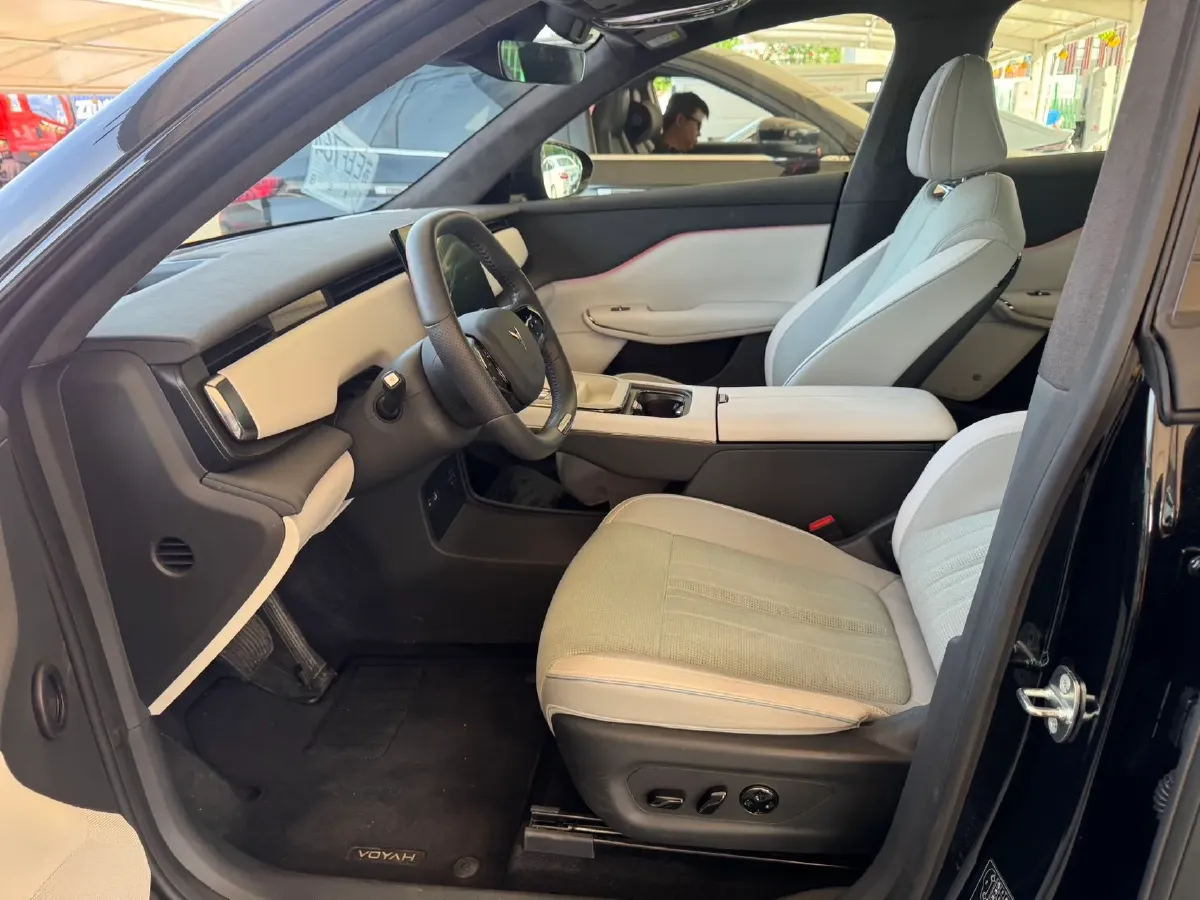 2024 Voyah ZhiYin BEV 79KWH,autocango,china used car exporter,china ev exporter,chinese used car exporter,chinese used ev exporter