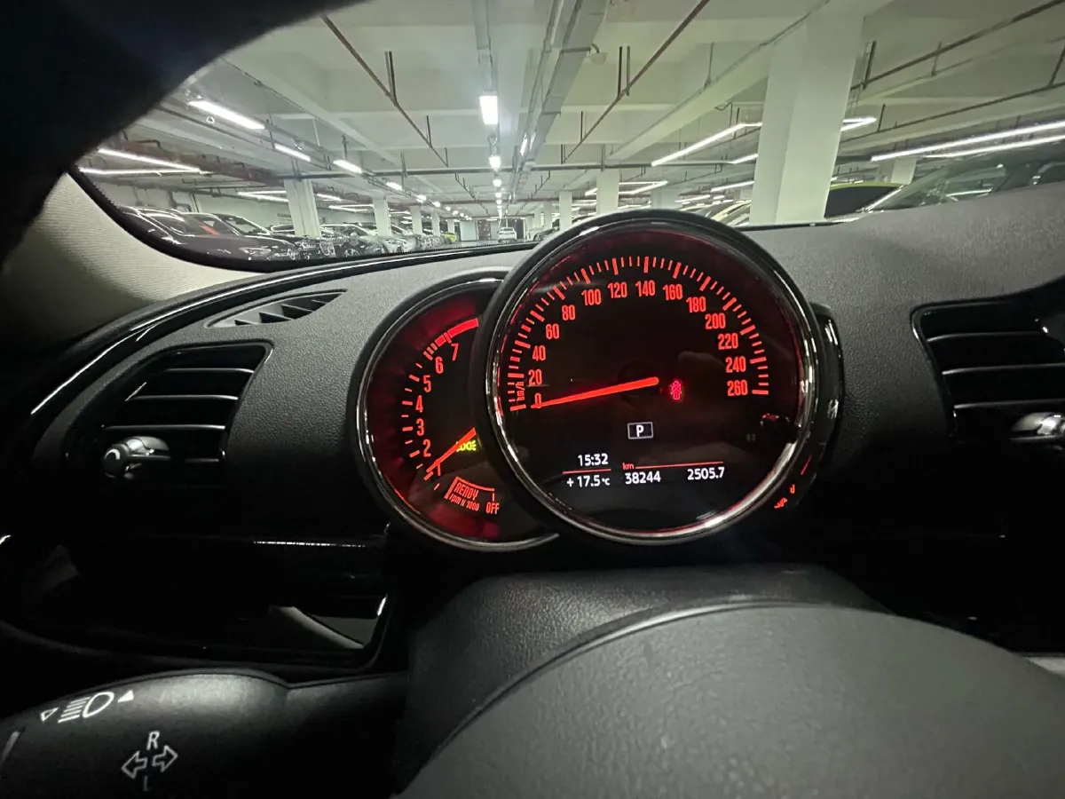 2021 MINI CLUBMAN 1.5T 102HP L3 7DCT,autocango,china used car exporter,china ev exporter,chinese used car exporter,chinese used ev exporter
