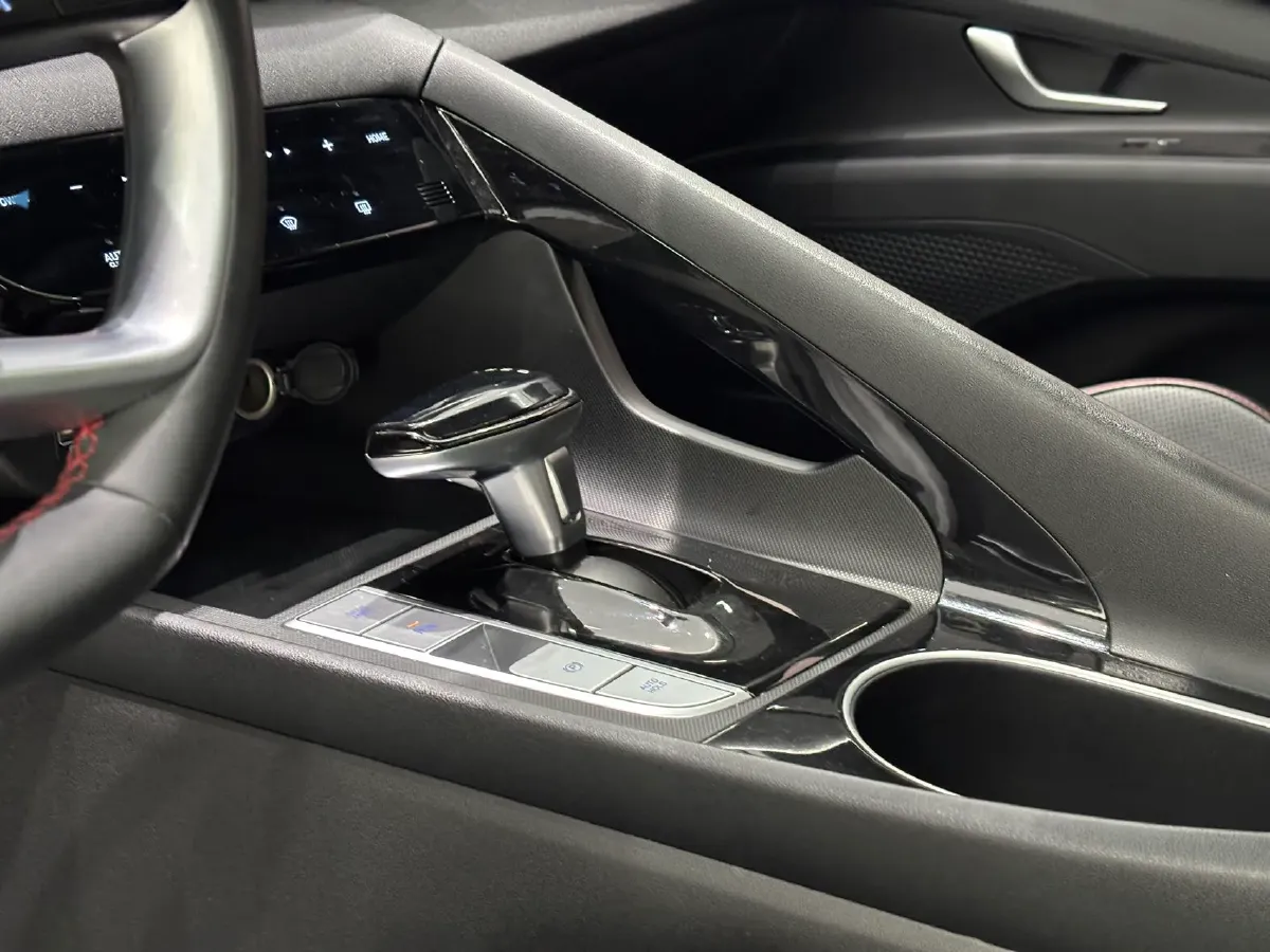 2022 Hyundai Elantra 1.5L 115HP L4 CVT,autocango,china used car exporter,china ev exporter,chinese used car exporter,chinese used ev exporter
