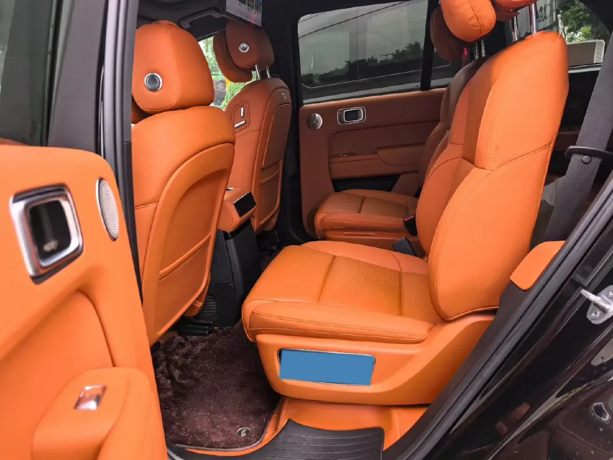 2024 Ford Bronco 2.3T 275HP L4 10AT,autocango,china used car exporter,china ev exporter,chinese used car exporter,chinese used ev exporter