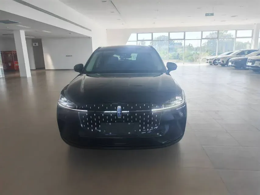 2025 Lincoln Corsair 2.0T 261HP L4 8AT,autocango,china used car exporter,china ev exporter,chinese used car exporter,chinese used ev exporter