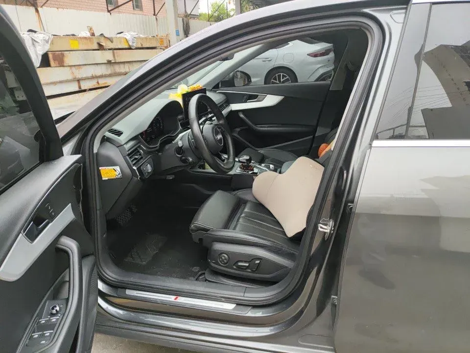 2020 Audi A4L 2.0T 190HP L4 7DCT,autocango,china used car exporter,china ev exporter,chinese used car exporter,chinese used ev exporter