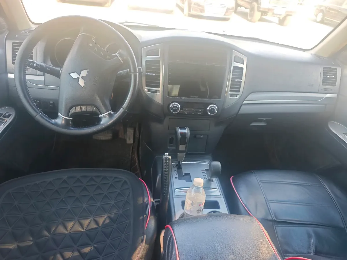 2018 Mitsubishi Pajero 3.0L 174HP V6 5AT,autocango,china used car exporter,china ev exporter,chinese used car exporter,chinese used ev exporter