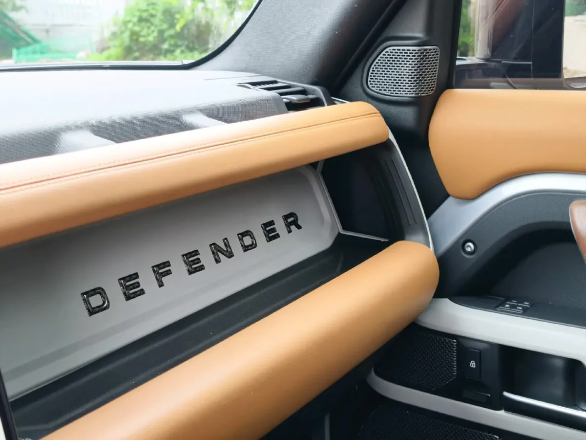 2024 Land Rover Defender 3.0T 400HP L6 8AT,autocango,china used car exporter,china ev exporter,chinese used car exporter,chinese used ev exporter