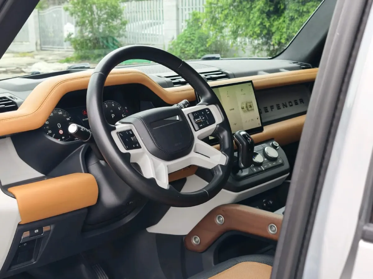 2024 Land Rover Defender 3.0T 400HP L6 8AT,autocango,china used car exporter,china ev exporter,chinese used car exporter,chinese used ev exporter
