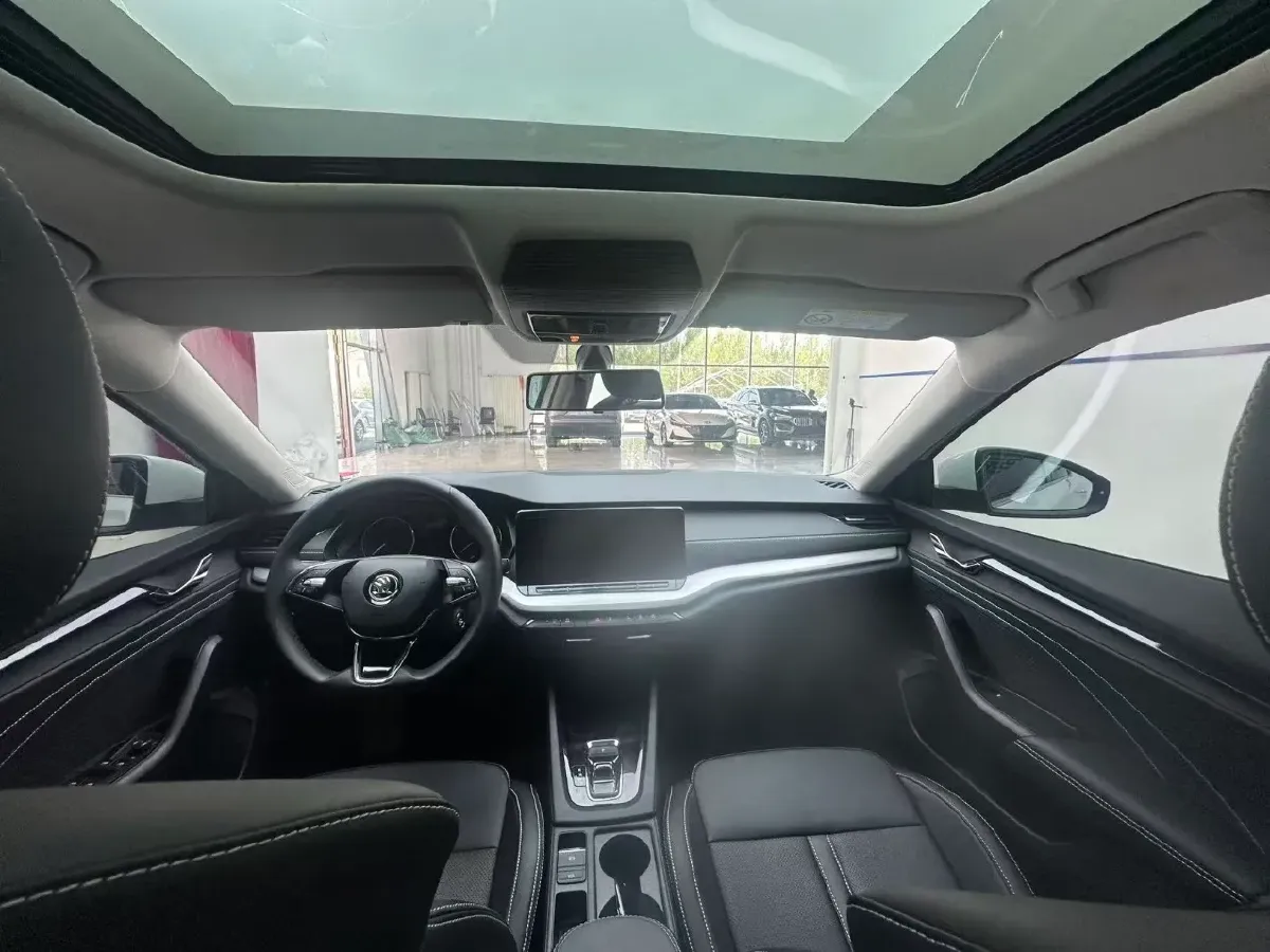 2023 Skoda Octavia 1.4T 150HP L4 7DCT,autocango,china used car exporter,china ev exporter,chinese used car exporter,chinese used ev exporter