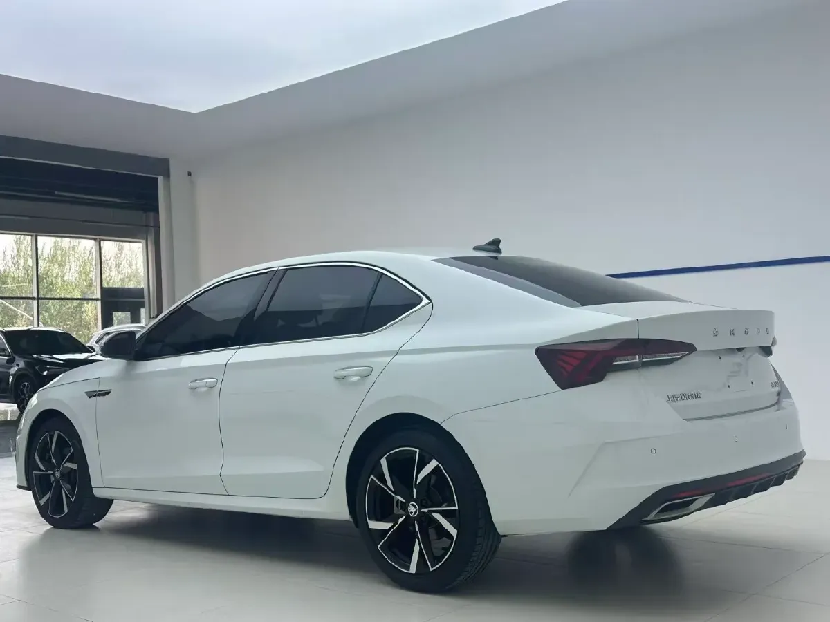 2023 Skoda Octavia 1.4T 150HP L4 7DCT,autocango,china used car exporter,china ev exporter,chinese used car exporter,chinese used ev exporter
