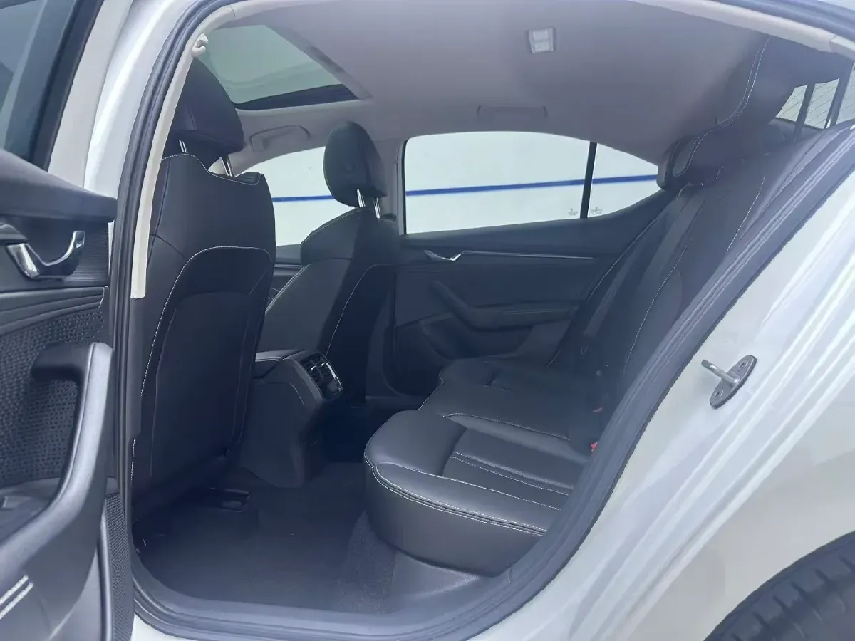 2023 Skoda Octavia 1.4T 150HP L4 7DCT,autocango,china used car exporter,china ev exporter,chinese used car exporter,chinese used ev exporter