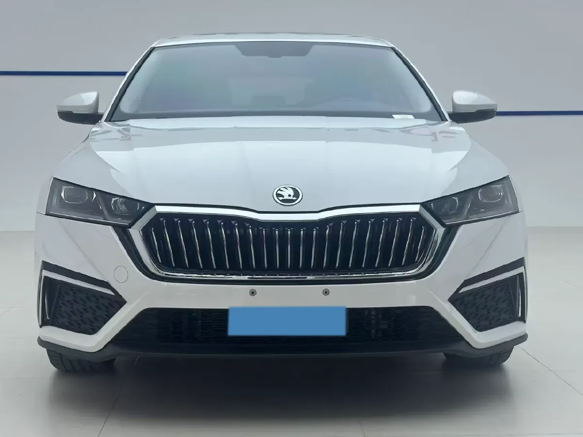 2023 Skoda Octavia 1.4T 150HP L4 7DCT,autocango,china used car exporter,china ev exporter,chinese used car exporter,chinese used ev exporter