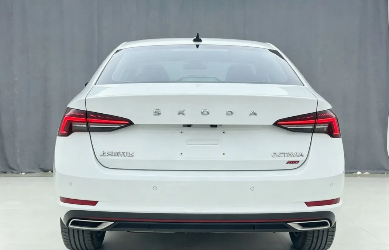 2023 Skoda Octavia 1.4T 150HP L4 7DCT,autocango,china used car exporter,china ev exporter,chinese used car exporter,chinese used ev exporter