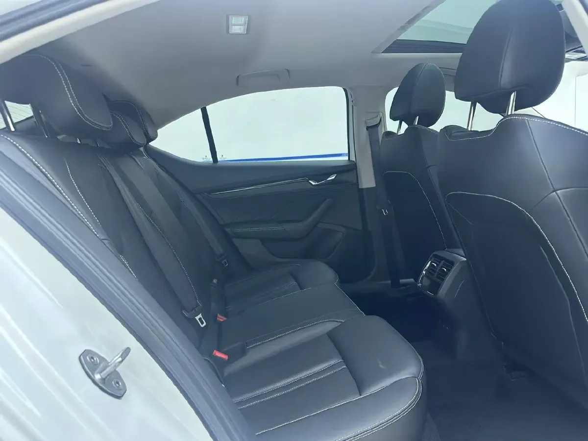2023 Skoda Octavia 1.4T 150HP L4 7DCT,autocango,china used car exporter,china ev exporter,chinese used car exporter,chinese used ev exporter