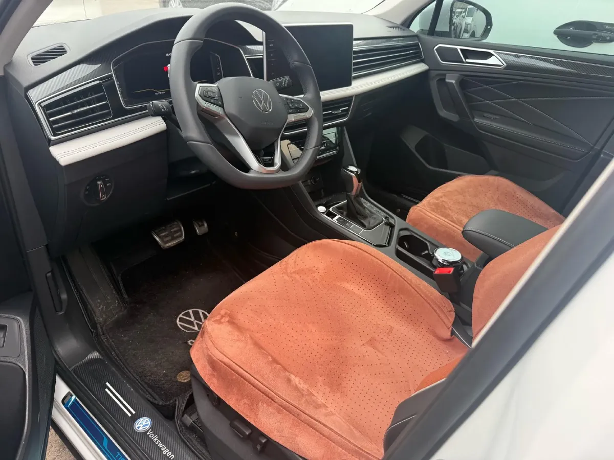 2024 Volkswagen Tiguan L 2.0T 186HP L4 7DCT,autocango,china used car exporter,china ev exporter,chinese used car exporter,chinese used ev exporter