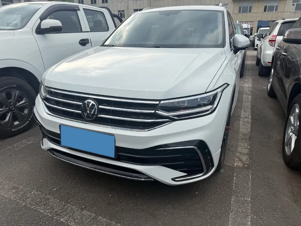 2024 Volkswagen Tiguan L 2.0T 186HP L4 7DCT,autocango,china used car exporter,china ev exporter,chinese used car exporter,chinese used ev exporter