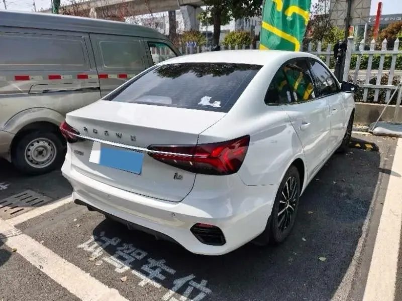 2021 Roewe i5 1.5L 120HP L4 CVT,autocango,china used car exporter,china ev exporter,chinese used car exporter,chinese used ev exporter