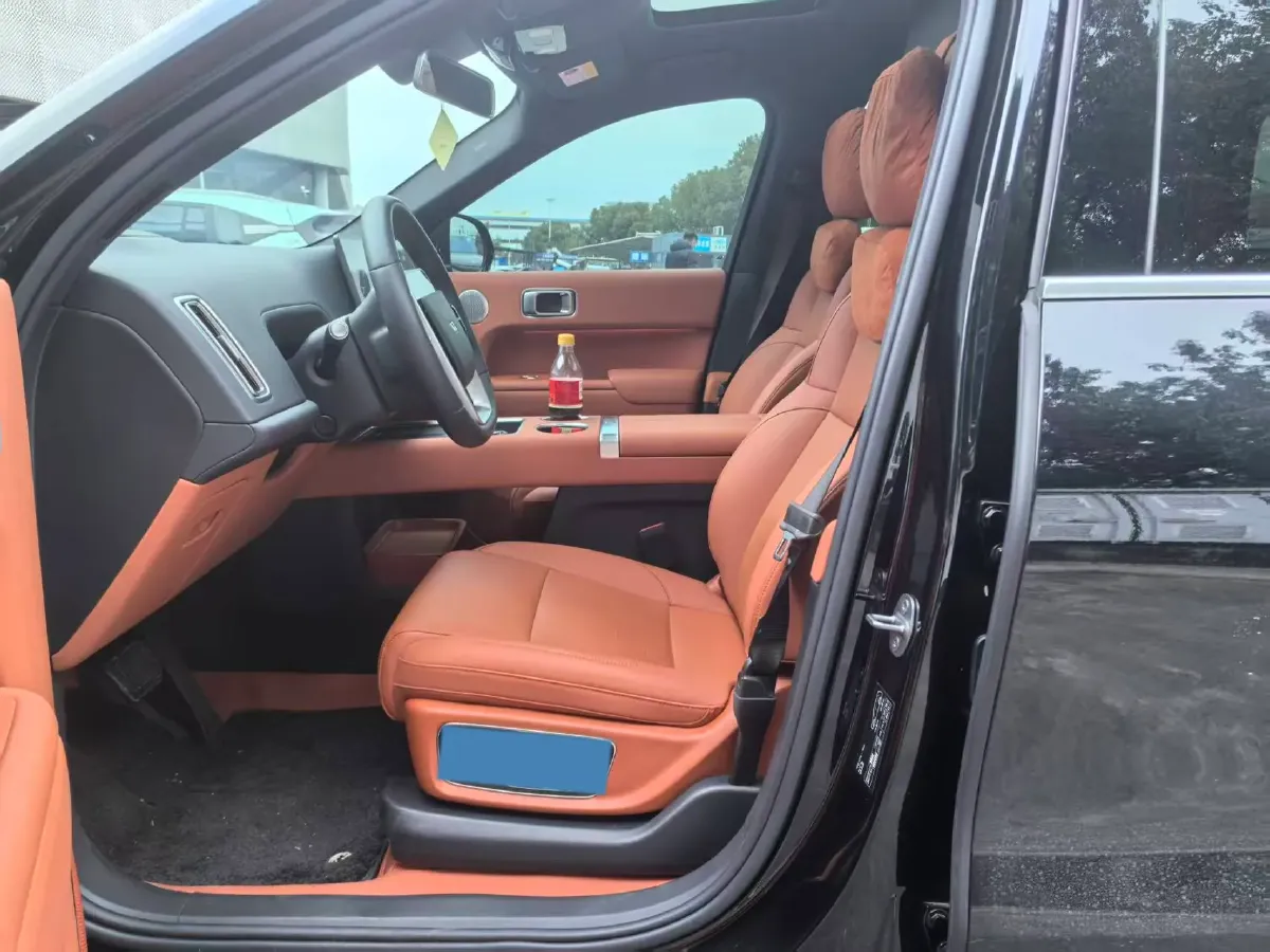 2024 Ford Bronco 2.3T 275HP L4 10AT,autocango,china used car exporter,china ev exporter,chinese used car exporter,chinese used ev exporter
