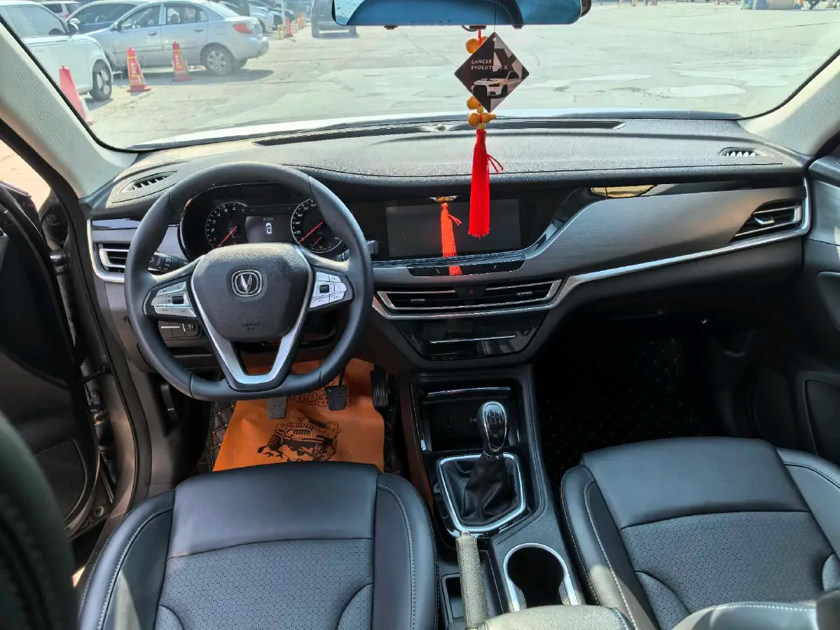 2021 ChangAn CS35 Plus 1.6L 128HP L4 5MT,autocango,china used car exporter,china ev exporter,chinese used car exporter,chinese used ev exporter
