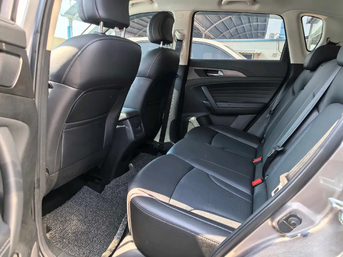 2021 ChangAn CS35 Plus 1.6L 128HP L4 5MT,autocango,china used car exporter,china ev exporter,chinese used car exporter,chinese used ev exporter