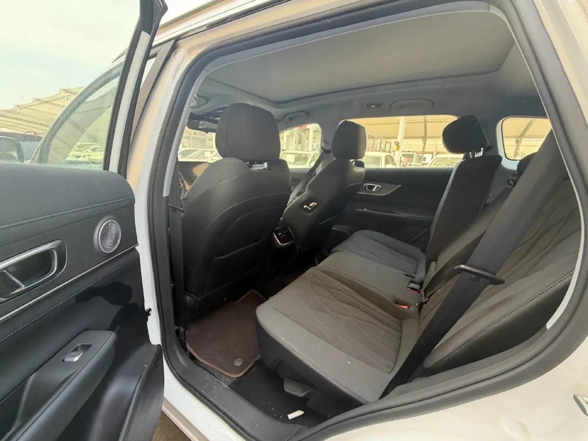 2025 Chery Tiggo 8 Plus 1.6T 197HP L4 7DCT,autocango,china used car exporter,china ev exporter,chinese used car exporter,chinese used ev exporter