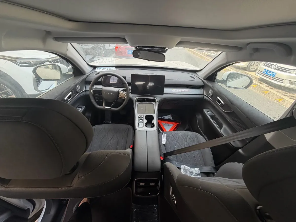 2025 Chery Tiggo 8 Plus 1.6T 197HP L4 7DCT,autocango,china used car exporter,china ev exporter,chinese used car exporter,chinese used ev exporter
