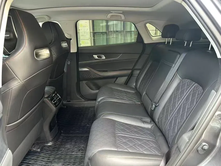 2021 ChangAn UNI-K 2.0T 233HP L4 8AT,autocango,china used car exporter,china ev exporter,chinese used car exporter,chinese used ev exporter
