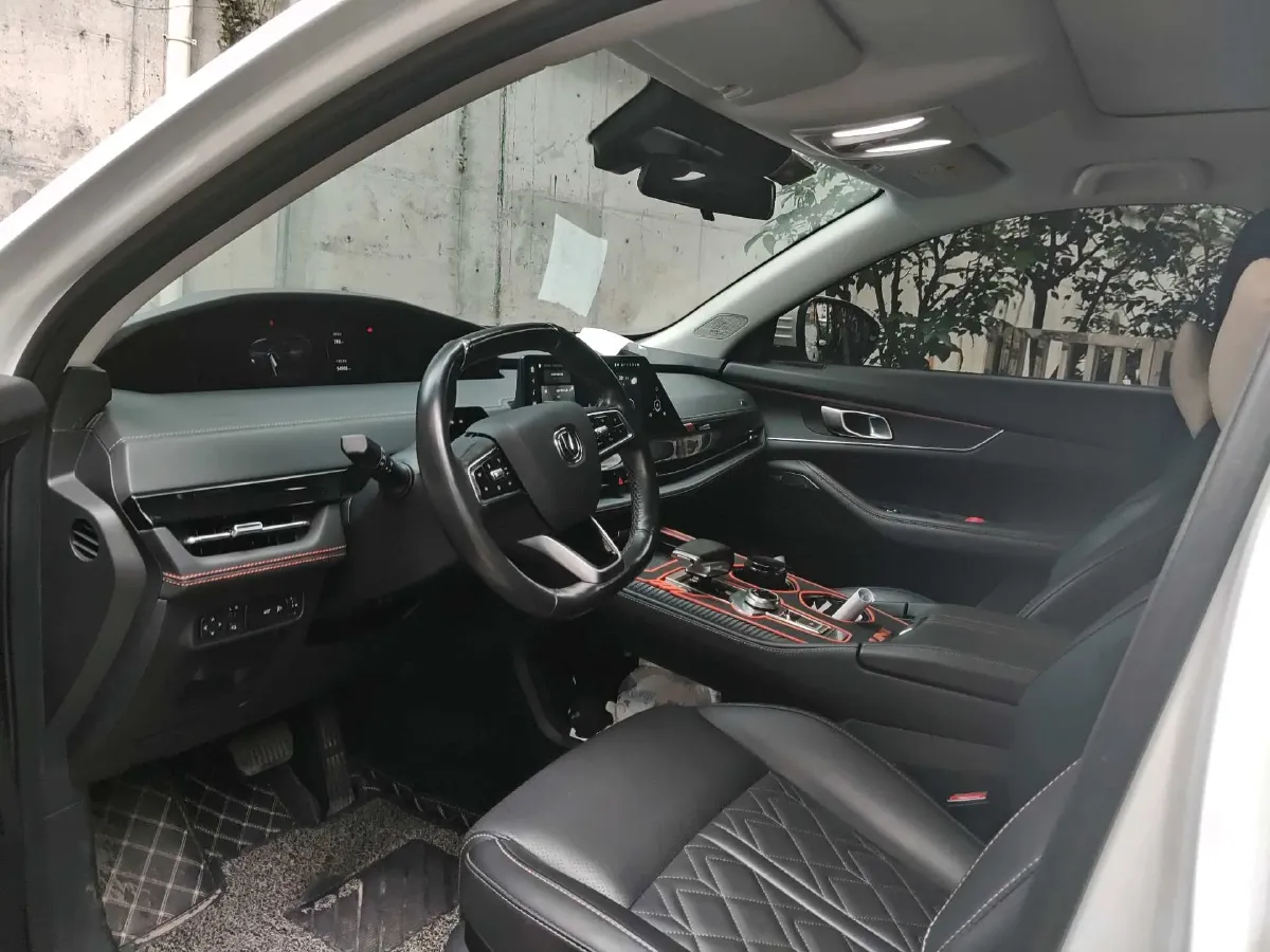 2021 ChangAn UNI-K 2.0T 233HP L4 8AT,autocango,china used car exporter,china ev exporter,chinese used car exporter,chinese used ev exporter