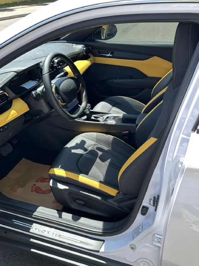 2023 DongFeng Aeolus YiXuan 1.5T 197HP L4 6DCT,autocango,china used car exporter,china ev exporter,chinese used car exporter,chinese used ev exporter