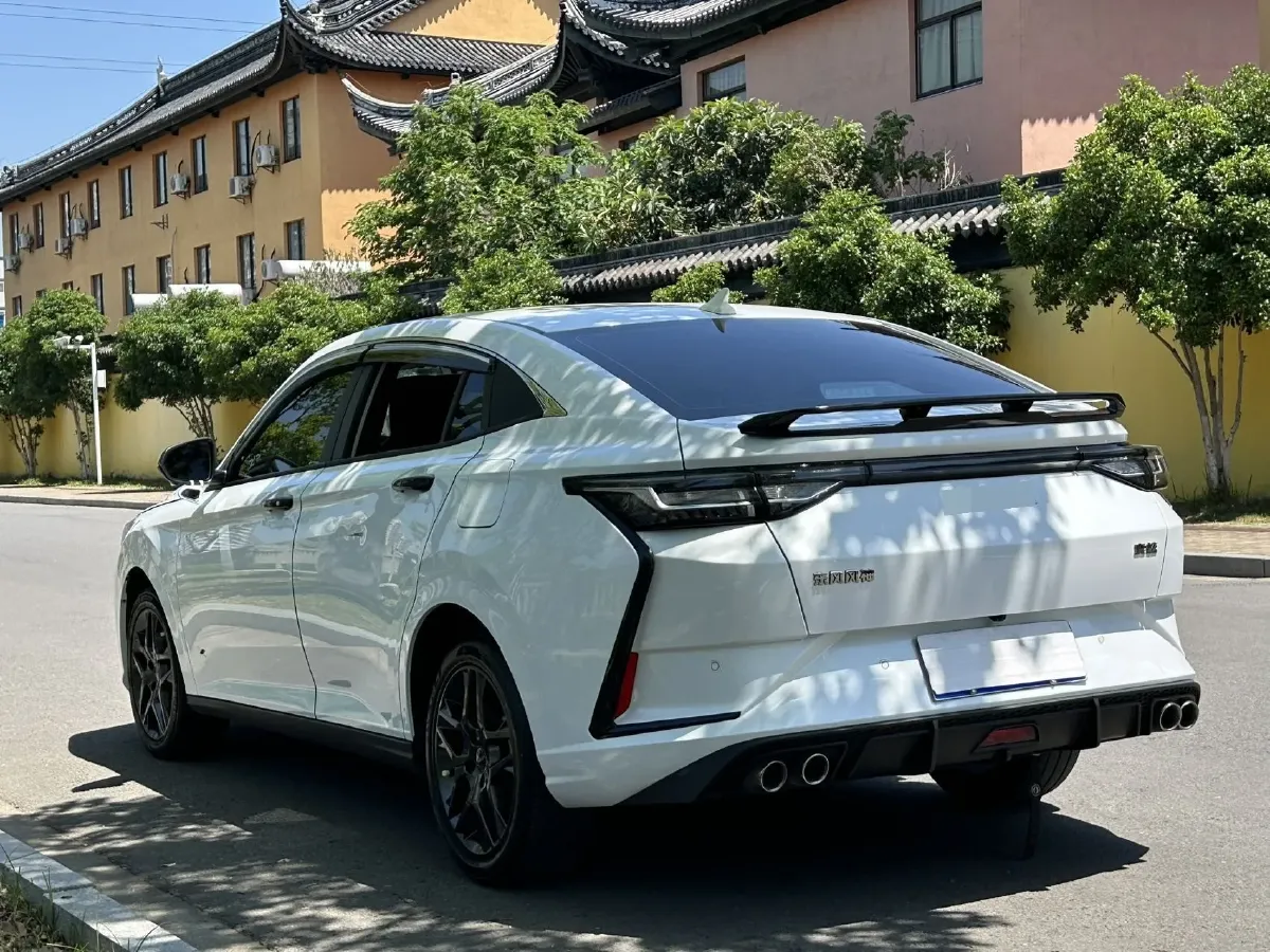 2023 DongFeng Aeolus YiXuan 1.5T 197HP L4 6DCT,autocango,china used car exporter,china ev exporter,chinese used car exporter,chinese used ev exporter