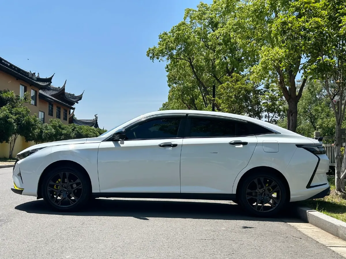 2023 DongFeng Aeolus YiXuan 1.5T 197HP L4 6DCT,autocango,china used car exporter,china ev exporter,chinese used car exporter,chinese used ev exporter