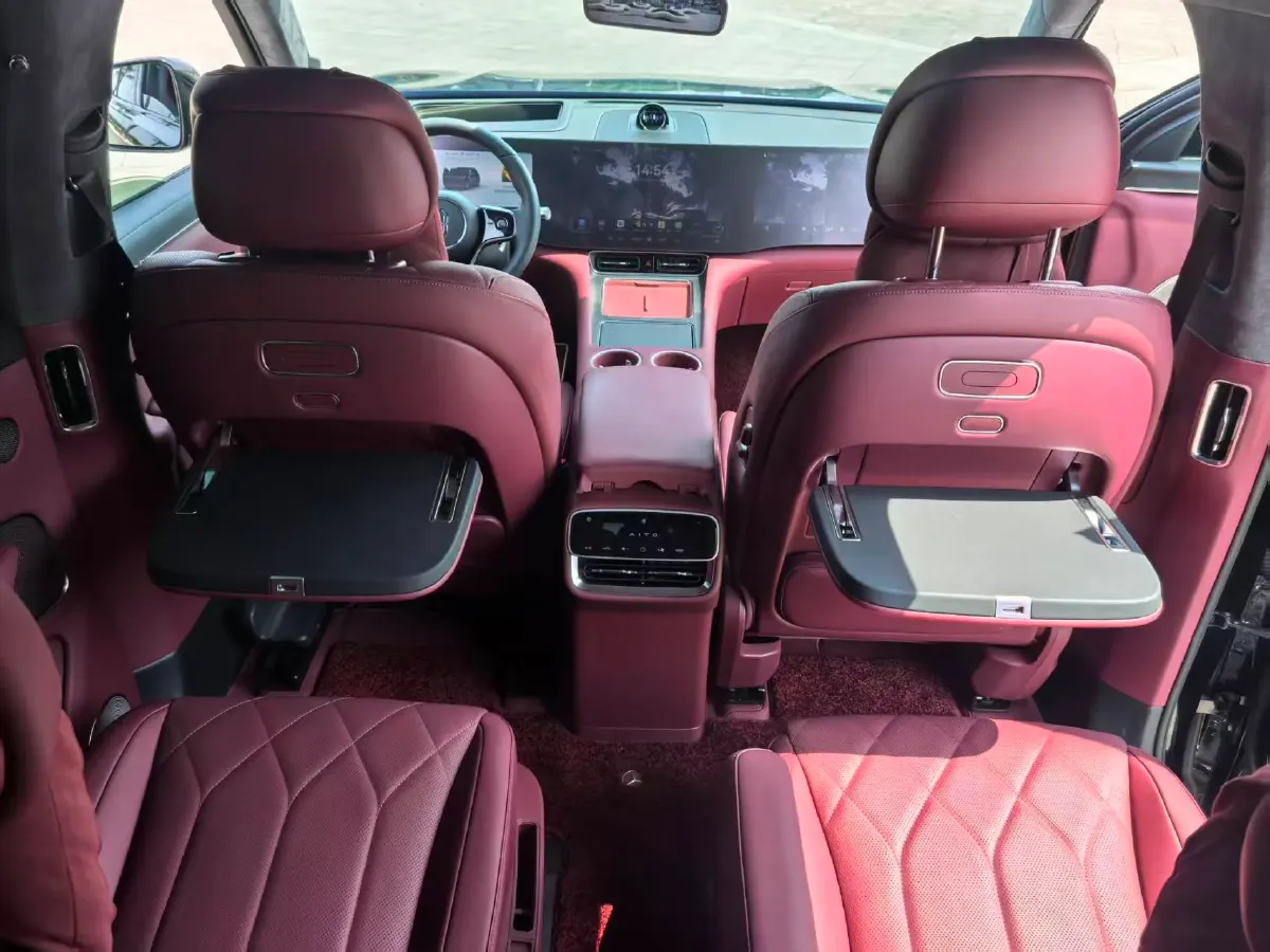 2025 AITO AITO M8 REEV 160HP REEV 53.4KWH,autocango,china used car exporter,china ev exporter,chinese used car exporter,chinese used ev exporter