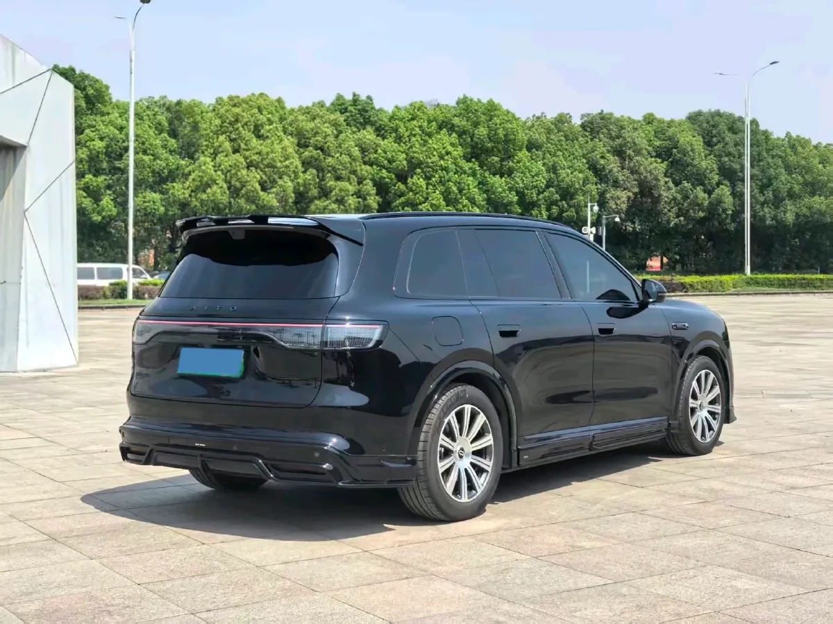 2025 AITO AITO M8 REEV 160HP REEV 53.4KWH,autocango,china used car exporter,china ev exporter,chinese used car exporter,chinese used ev exporter