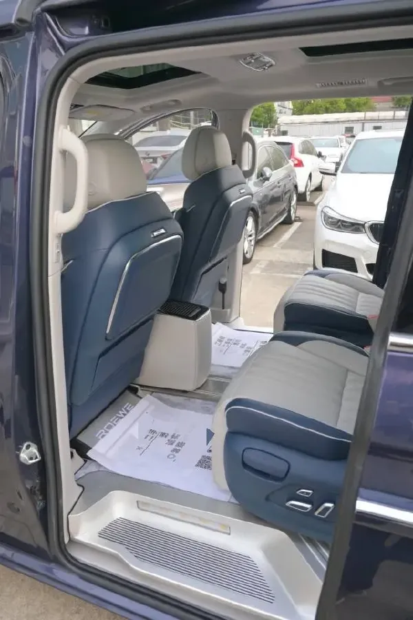 2022 Roewe iMAX8 2.0T 234HP L4 8AT,autocango,china used car exporter,china ev exporter,chinese used car exporter,chinese used ev exporter