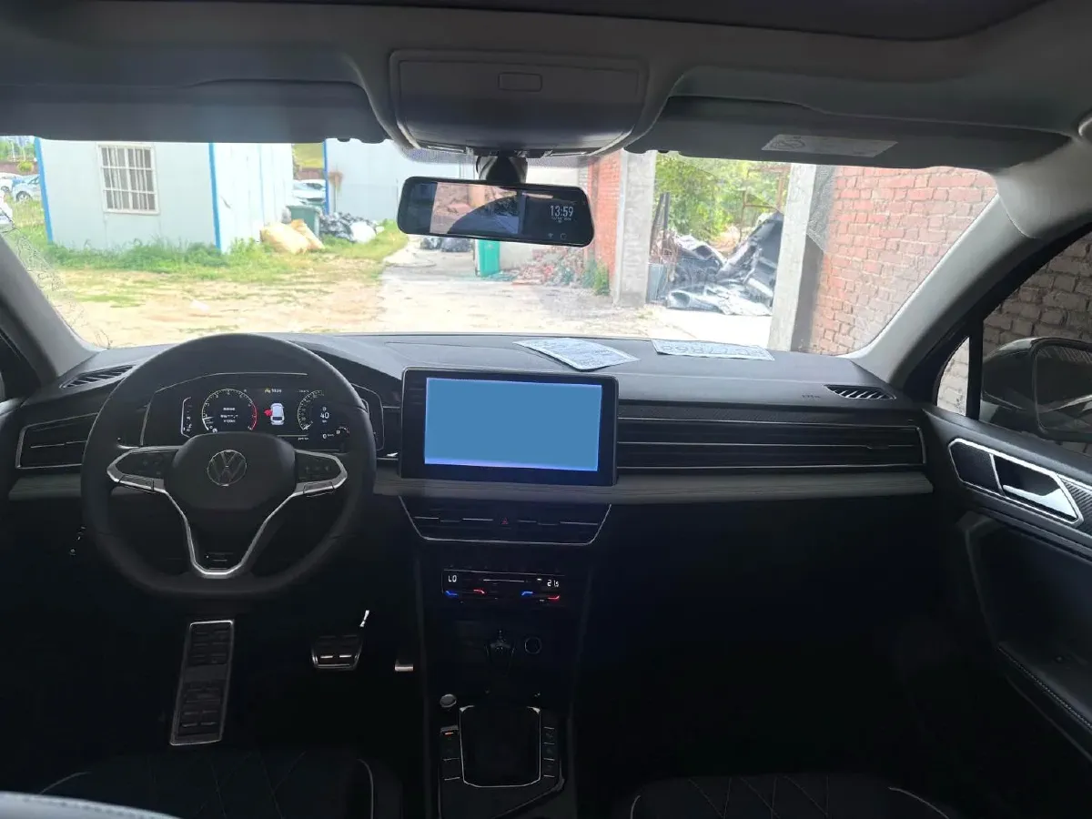 2025 Volkswagen Tiguan L 2.0T 186HP L4 7DCT,autocango,china used car exporter,china ev exporter,chinese used car exporter,chinese used ev exporter